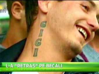 
	Acum 4 ani isi facea tatuaj pe gat cu Becali, apoi s-a SUPARAT si a incercat sa-l stearga! Cum arata acum acest suporter al Stelei! VIDEO
