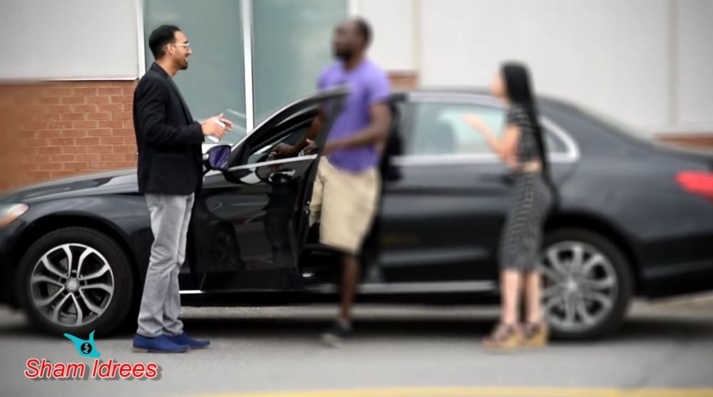 "Imi dai prietena pentru un Mercedes si 5000 de dolari?" Raspunsul acestui american a devenit viral pe internet. VIDEO_1