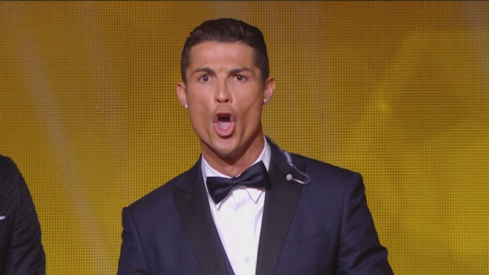 O iei in casatorie pe...? Raspunsul dat de un fan al lui Cristiano Ronaldo face inconjurul internetului :) VIDEO_1
