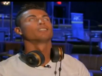 
	Cristiano Ronaldo, enervat la culme de americani! Intrebarea care l-a facut sa se ridice si sa plece de la interviu! VIDEO
