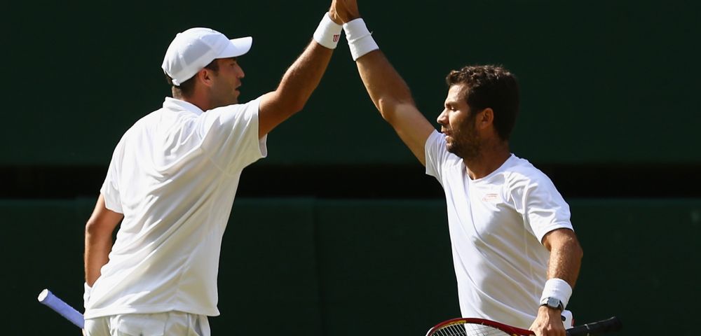 Novak Djokovici a castigat marele trofeu de la Wimbledon, dupa o finala fascinanta impotriva lui Federer: 7-6, 6-7, 6-4, 6-3_6