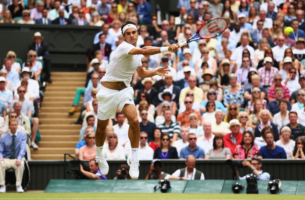 Novak Djokovici a castigat marele trofeu de la Wimbledon, dupa o finala fascinanta impotriva lui Federer: 7-6, 6-7, 6-4, 6-3_11