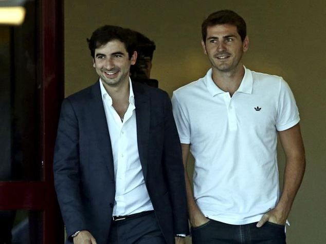 FOTO Sute de fani l-au asteptat pe Casillas in Portugalia! Imaginea FABULOASA: cum s-a despatit portarul spaniol de Real Madrid_5