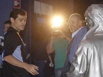 
	&quot;Hei, uite-l pe Mourinho!&quot; Surpriza de care a avut parte Casillas in prima zi la Porto. FOTO
