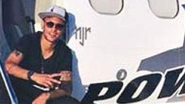 
	Neymar si-a scos prietenii in oras toata noaptea. la final nota de plata arata 10 milioane de dolari! Pe ce s-au dus banii :)
