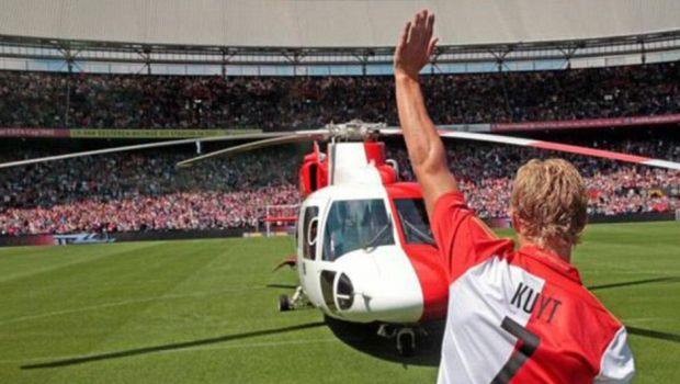 
	Dupa 9 ani, Kuyt s-a intors la Feyenoord cu o prezentare fantastica: a aterizat cu ELICOPTERUL pe stadion. FOTO
