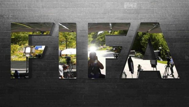 
	OFICIAL: alegerile FIFA vor avea loc pe 26 februarie 2016. Blatter ar vrea sa le mute pe 30 :) Platini si-ar putea anunta candidatura
