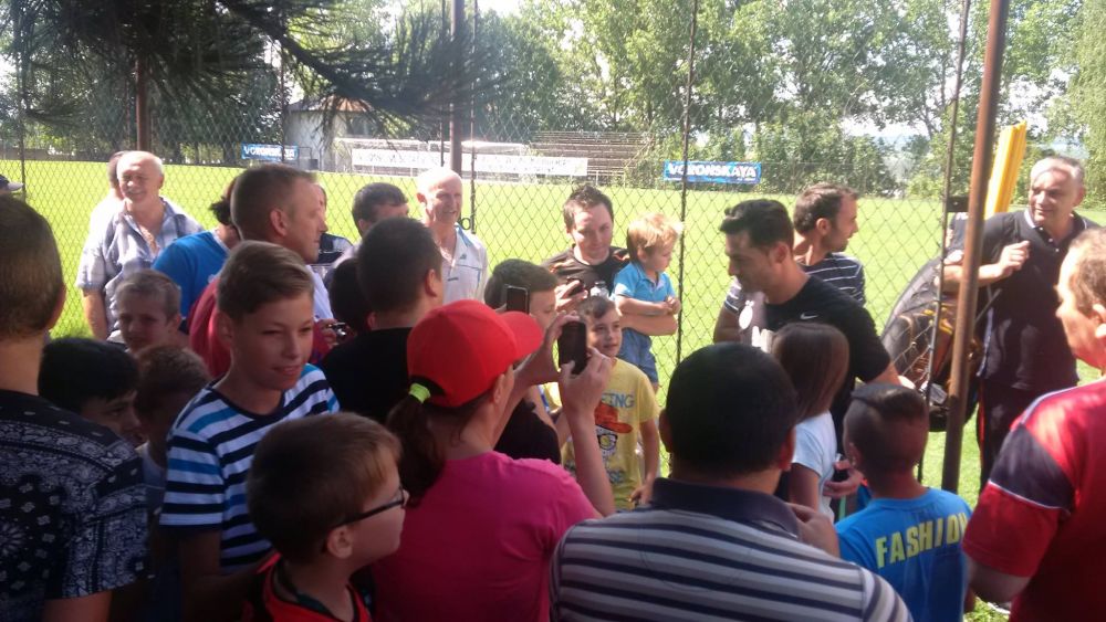 FOTO | Stelistii, asaltati de fani si la antrenamentul de dimineata. Meciul cu FC Botosani se joaca cu casa inchisa! Echipele probabile_2