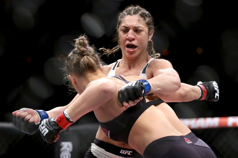 FOTO & VIDEO | Cea mai tare luptatoare din UFC, KO LETAL azi-noapte! Cum si-a spulberat Ronda Rousey adversara in 30 de secunde_4