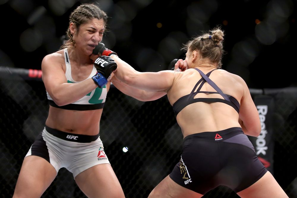 FOTO & VIDEO | Cea mai tare luptatoare din UFC, KO LETAL azi-noapte! Cum si-a spulberat Ronda Rousey adversara in 30 de secunde_5