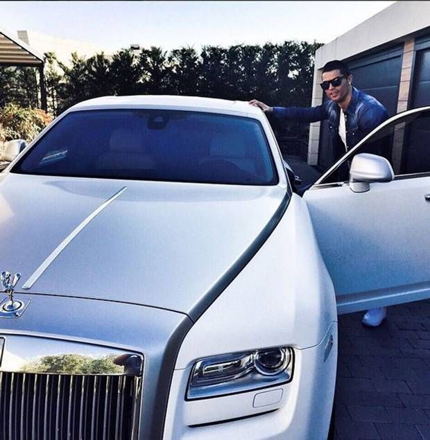 PATRU milioane de euro si peste 4000 de CAI! Cum arata masinile din garajul de LUX al lui Cristiano Ronaldo_13