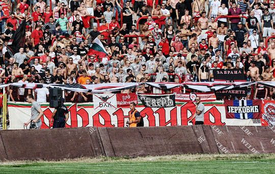 Steaua Romaniei, campioana, dar fara fani; Steaua Bulgariei, atmosfera senzationala in Liga a III-a. Imagini surprinse in weekend_5