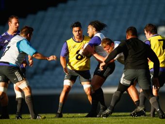 
	Cea mai tare batalie din rugby, Noua Zeealanda - Australia, se vede la Sport.ro, sambata, de la 10:00! Imagini senzationale cu All Blacks: ce au facut inaintea meciului
