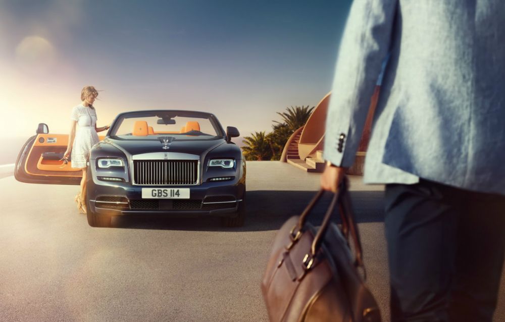 Rolls Royce a lansat cea mai LUXOASA decapotabila din lume! Vezi cum arata Dawn, modelul pregatit pentru tinerii miliardari! FOTO_4