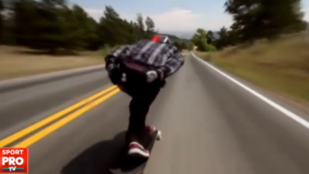 
	Un nou record pe placa! VIDEO: Cursa in care acest american atinge 113 km/h pe skateboard
