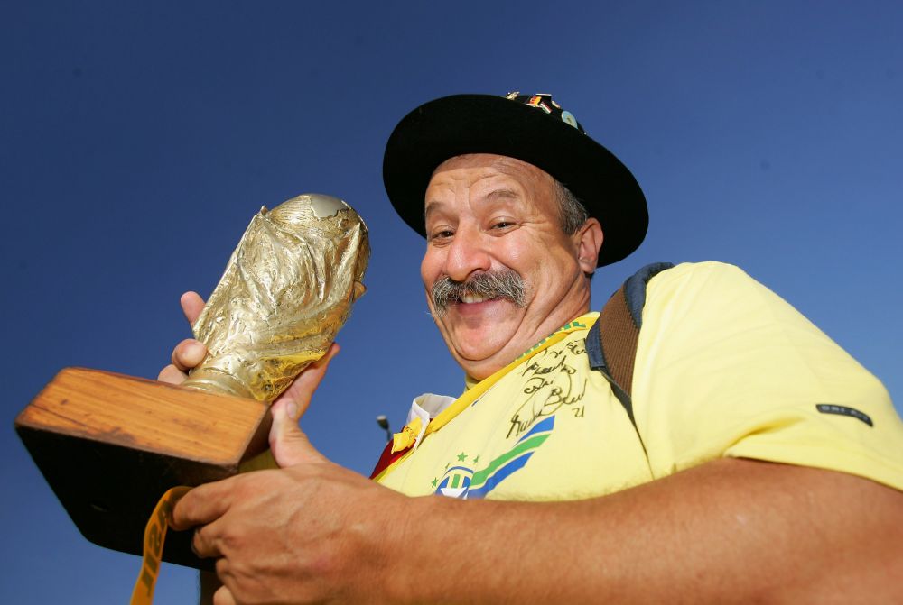 Fotbalul plange dupa unul dintre cei mai cunoscuti suporteri: celebrul "Gaucho da Copa", fanul care a mers la 7 Campionate Mondiale cu Brazilia, a incetat din viata_3