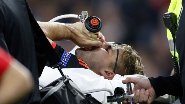 
	FOTO 18+ | Pustiul Luke Shaw, accidentat in meciul lui Manchester United cu PSV, a fost operat. Cum poate sa arate piciorul sau

