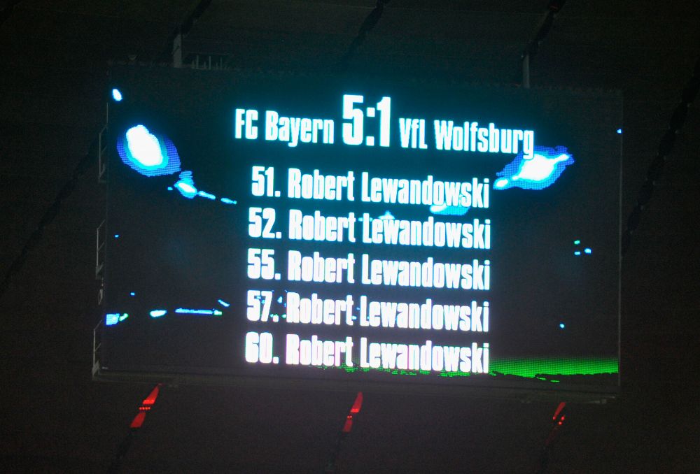 Performanta lui "LewanGOLski", cea mai tare din istoria Germaniei, dar nu si a fotbalului. VIDEO | Cele mai tari hat-trickuri marcate vreodata_6
