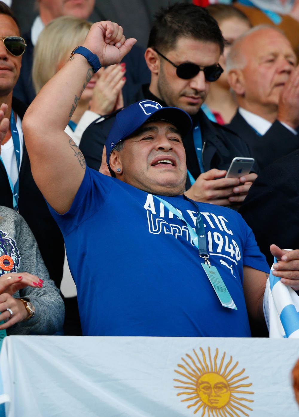 FOTO & VIDEO | Argentina e aproape de sferturile Cupei Mondiale, "Butoiasul Atomic" Maradona a declansat nebunia in vestiar. Ce s-a intamplat dupa 45-16 cu Tonga_6