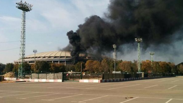
	FOTO | Incident grav in Rusia: stadionul care trebuie sa gazduiasca finala Mondialului din 2018 a luat foc. Pompierii se lupta cu flacarile
