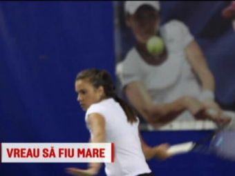 
	Urmasa Simonei Halep din tenisul romanesc a reusit o performanta remarcabila: trei titluri la nationale, dupa semifinala de la Wimbledon
