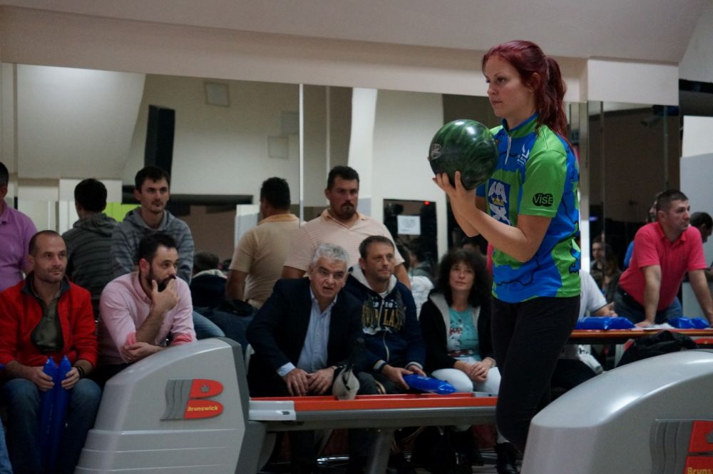 Anna Anderson, locul 3 la IBIBO 2015, este prima femeie pe podiumul Turneului International de Bowling din Romania_2