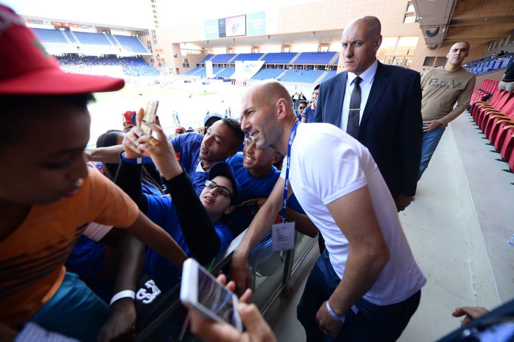 FOTO & VIDEO | Experienta de neuitat pentru micii fotbalisti romani: Zinedine Zidane a mers la Cupa Natiunilor Danone_8