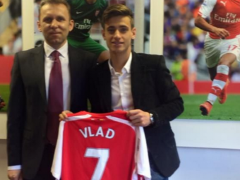 
	Pustiul roman luat de Arsenal anul acesta face senzatie. Vlad Dragomir a dat primul gol la U21 si are planuri mari: &quot;In doi ani vreau la echipa mare&quot; | VIDEO
