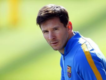 
	Messi se antreneaza 4 ore pe zi ca sa fie gata pentru El Clasico! Cu ce masina a aparut azi la antrenament. VIDEO
