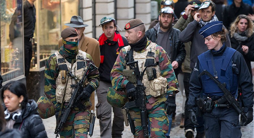 Alerta terorista paralizeaza Belgia. Bruxelles-ul, patrulat de militari; metroul a fost inchis, iar meciurile ANULATE_4