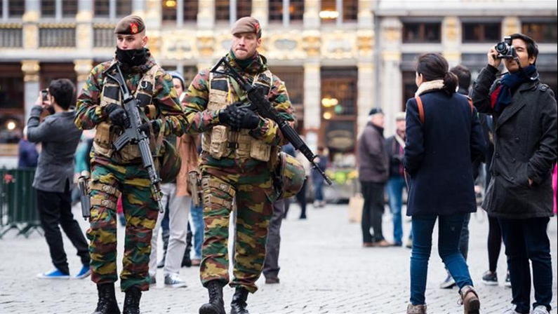 Alerta terorista paralizeaza Belgia. Bruxelles-ul, patrulat de militari; metroul a fost inchis, iar meciurile ANULATE_5