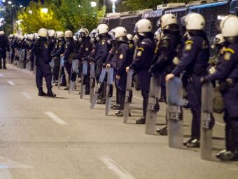 
	Alarma cu bomba la Atena. Sediul Federatiei de Fotbal, evacuat de urgenta, genistii cauta explozibili in centrul orasului
