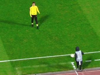 
	&quot;Pare cam singur, nu cred ca-l baga nimeni in seama!&quot; Super VIDEO: cum a fost surprins Januzaj la ultimul meci al Borussiei Dortmund :)
