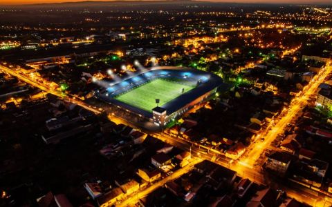 Stadion de 17.000.000 de euro intr-un oras important al Romaniei! Doua  echipe pregatite pentru promovarea in Liga I anunta inceperea lucrarilor de  modernizare