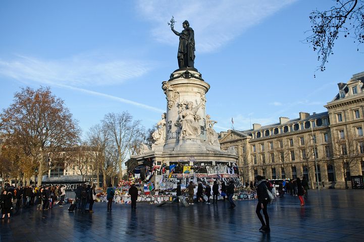 Imagini emotionante astazi in Paris. Mircea Lucescu si-a dus jucatorii la locul atentatelor teroriste, inainte de PSG - Sahtior_3