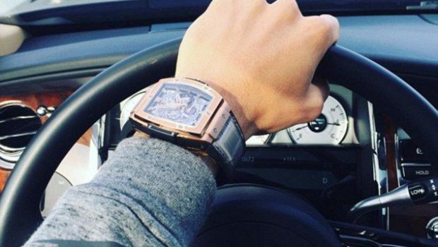 
	Ce a patit acest fotbalist dupa ce s-a afisat cu ceasul sau de 29.000 de lire pe Instagram
