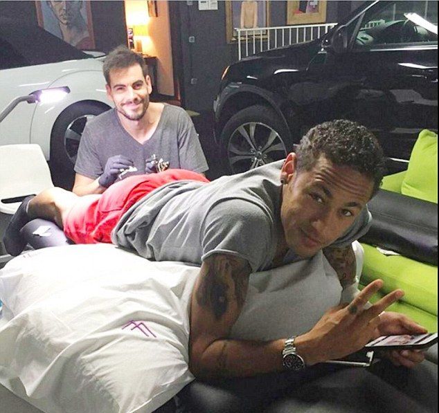Mesajul emotionant din noul tatuaj al lui Neymar. Fotbalistul nu a uitat de unde a plecat_1