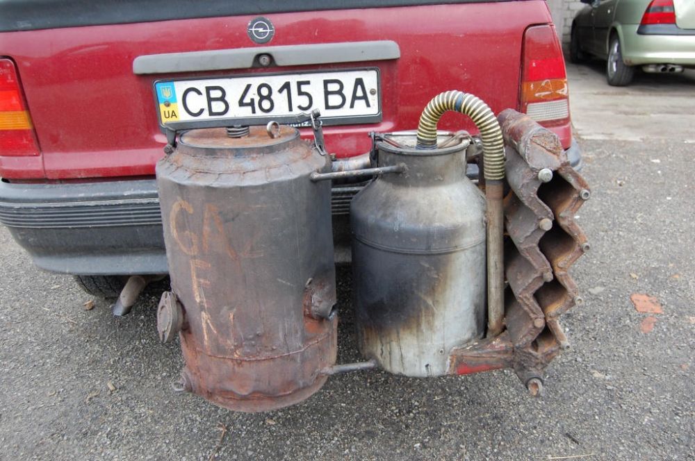 Ucrainienii au inventat masina "de criza": merge pe lemne si consuma 20kg/suta. Cum arata: FOTO_2