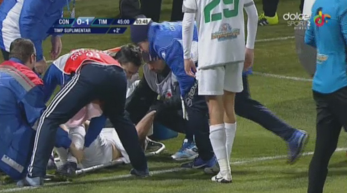 Momente de groaza pe teren la Chiajna - Timisoara! Un jucator a fost dus de urgenta la spital dupa ce a suferit o comotie in timpul meciului_1