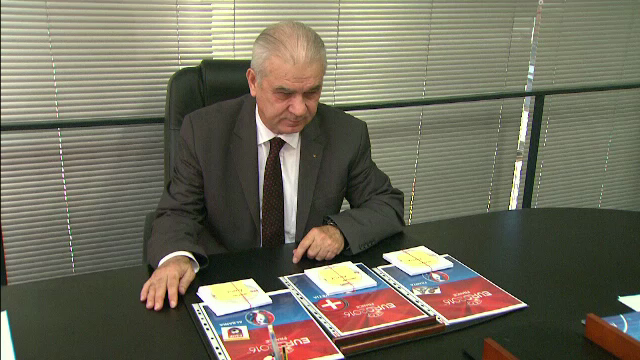 DVD-urile secrete din biroul lui Iordanescu. Planurile pentru un Campionat European istoric al nationalei Romaniei. Ce pregateste_1