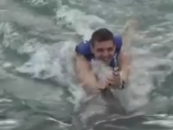 
	VIDEO GENIAL! Experienta vietii pentru Adi Popa. A inotat cu delfinii in Mexic
