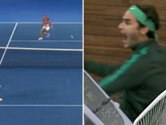 
	Faza care l-a facut pe Federer sa sara de pe scaun! Schimb FABULOS intre Sharapova si Davis: raliu de 27 de lovituri! VIDEO

