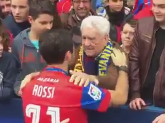 VIDEO SENZATIONAL! Ce dialog a avut Rossi cu un fan de-al lui Levante dupa ce a semnat