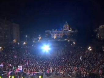 
	Imagini impresionante la Belgrad: 100.000 de sarbi au sarbatorit in strada castigarea trofeului european la polo VIDEO
