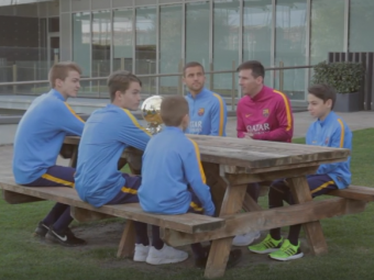 
	Pustii Barcei, la masa cu &quot;Zeul&quot; lor! Messi a fost emotionat de o intrebare pusa de capitanul de la U12. VIDEO
