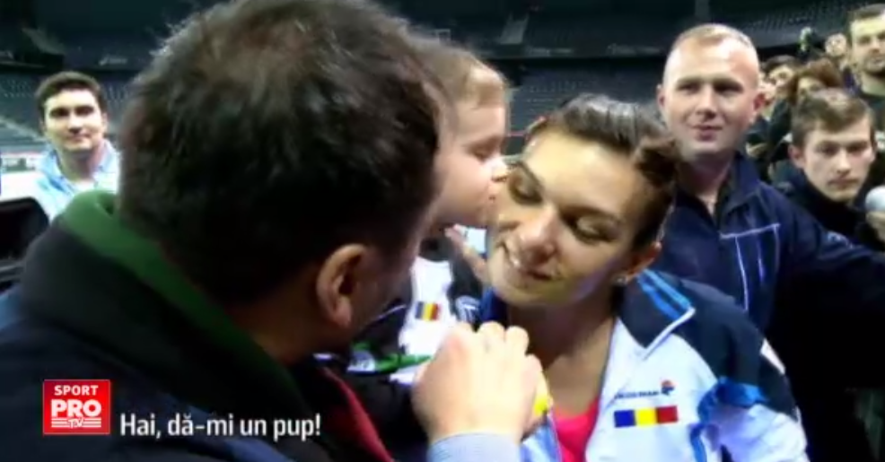 Romania, eliminata in sferturi la Fed Cup! Umor involuntar cu Monica Niculescu la conferinta de presa: Daca jucam si eu cu locul 104... Pe acest loc este tocmai Andreea Mitu :)_3