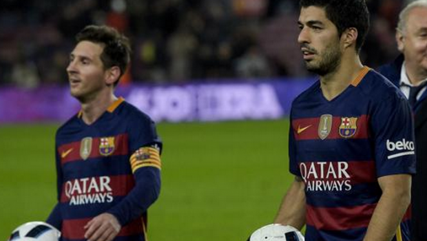 
	Probleme de superstar la Barcelona: cine a plecat acasa cu mingea dupa ce Messi si Suarez au bifat ambii hattrick-ul cu Valencia
