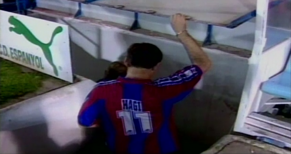 Hagi inscrie cu o scarita de senzatie, Cruyff aplauda pe banca! SUPER VIDEO Vezi golul marcat de "Rege" in tricoul Barcelonei_2