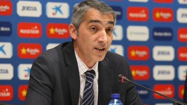 
	Sefii lui Espanyol au anuntat astazi soarta lui Costel Galca. Presedintele clubului l-a reconfirmat in functie pe roman, dar patronul chinez pregateste totusi o mutare
