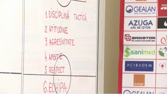 Cele 6 cuvinte pe care Rednic le-a scris dinamovistilor pe tabla inainte de derby-ul cu Steaua: "Pe noi nu ne intereseaza egalul"_1
